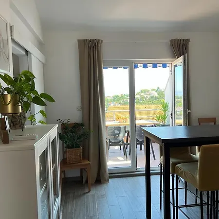 Apartament I & R *