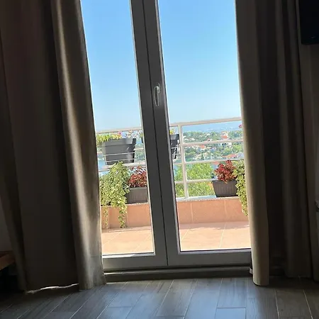 I & R Apartment Necujam