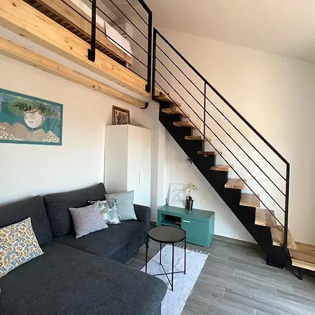 Apartment I & R *