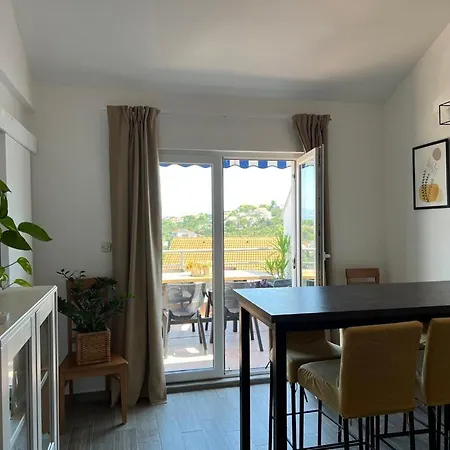 Apartment I & R Necujam