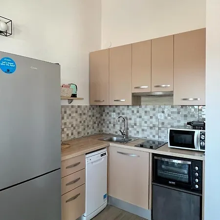 Apartment I & R *