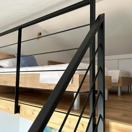 Apartman I & R Necujam