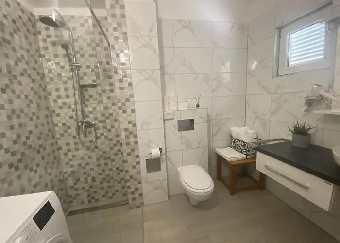 Apartman I & R Necujam