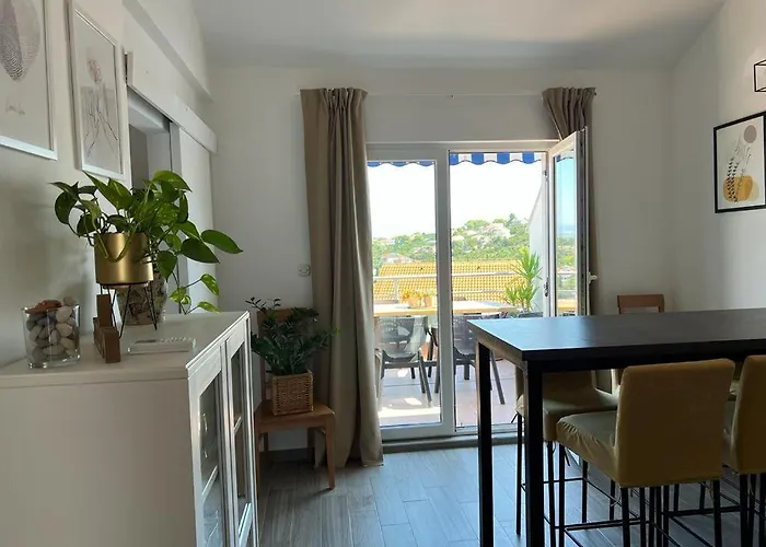 Apartman I & R *